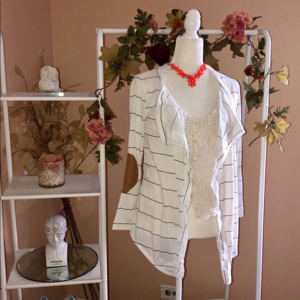 ✨3 FOR $25✨ L Show Preppy Striped Cardigan